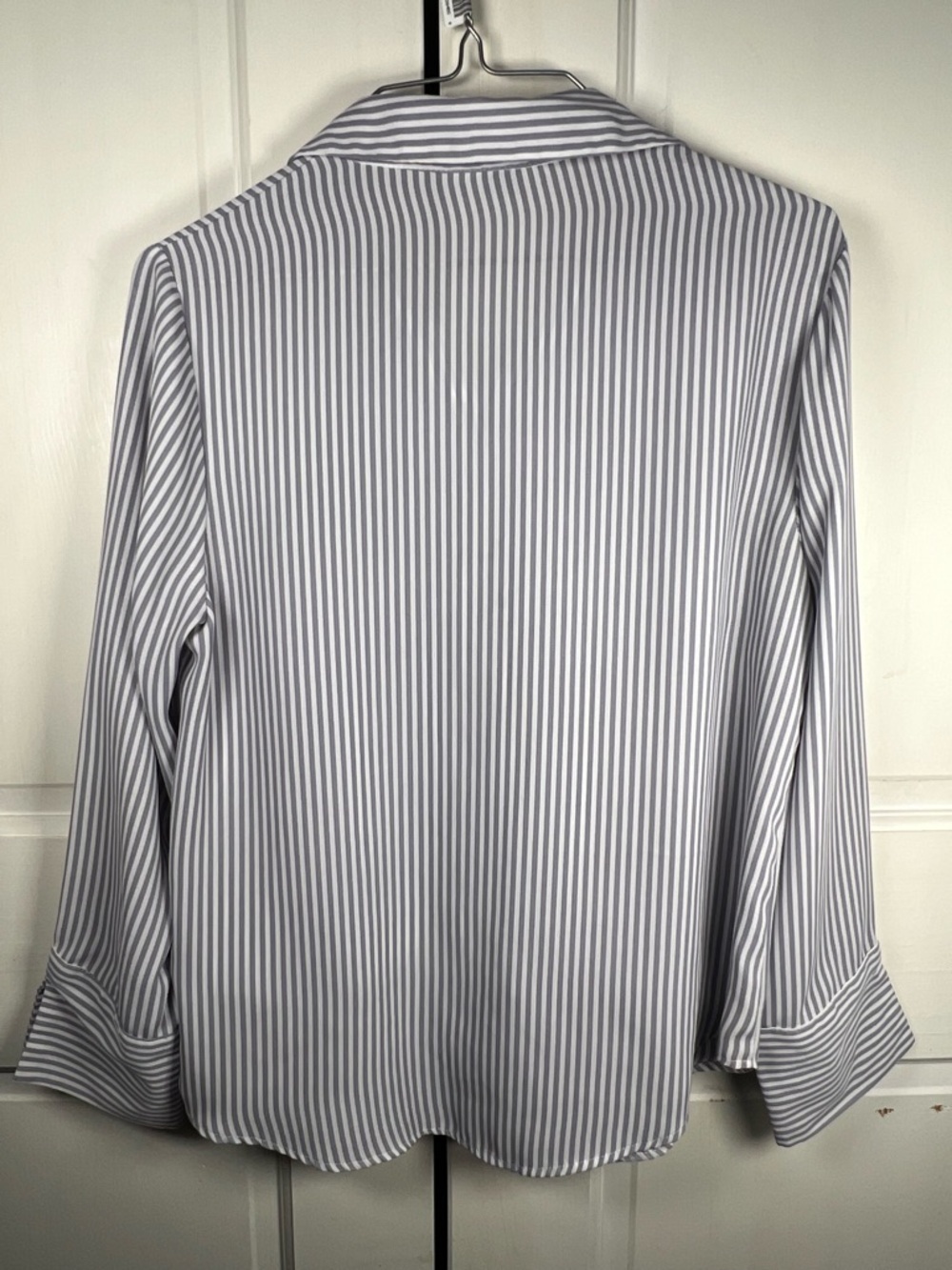 NWOT Simply Styled Women's Vertical Stripe Button Down Shirt White & Gray Sz S - Picture 3 of 9